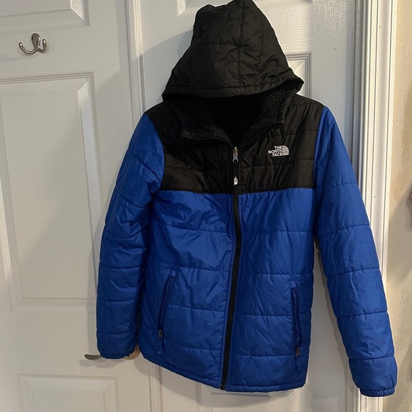 Boy’s North Face Reversible Jacket - Picture 1 of 14